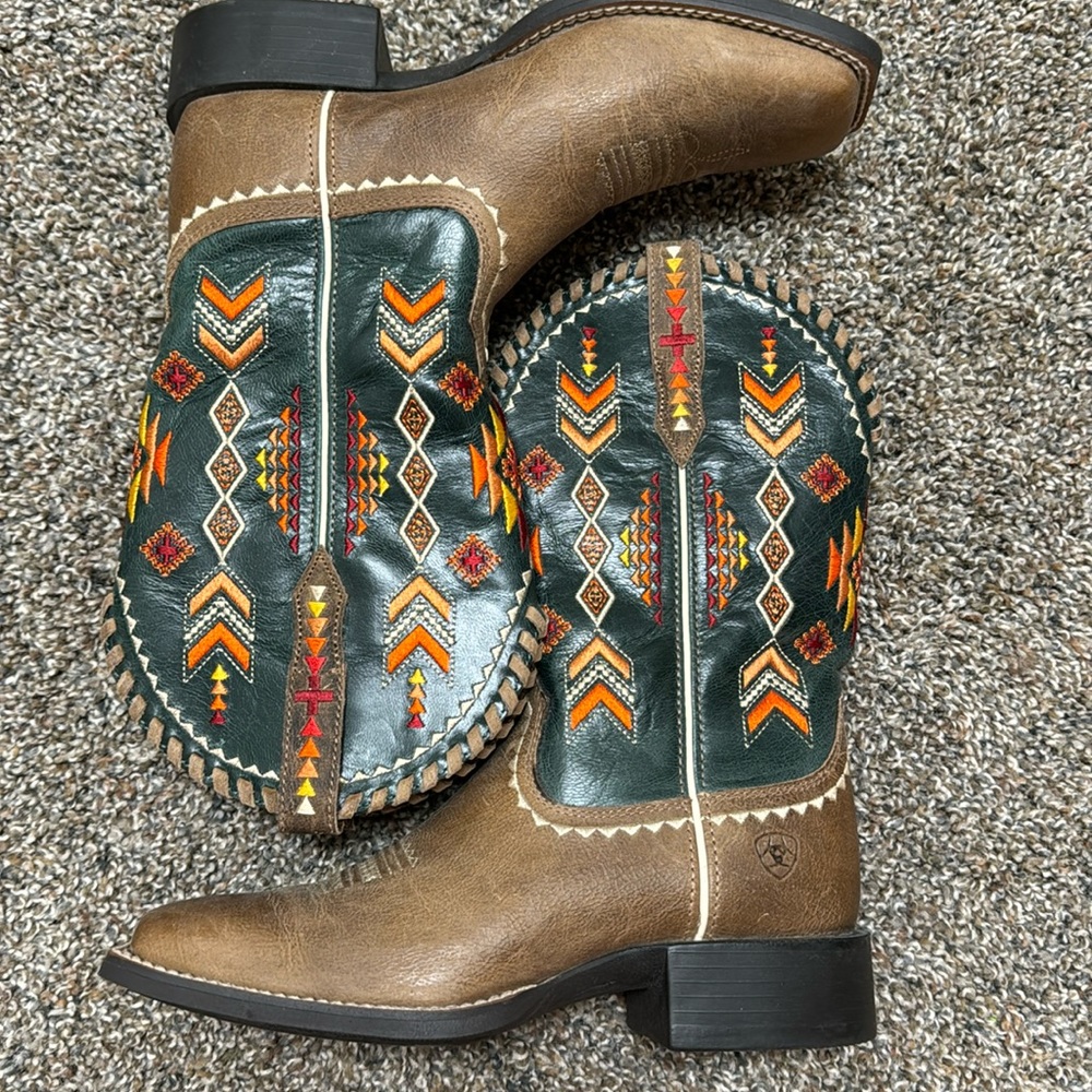 Ariat Square Toe Boot NWOT